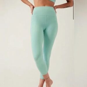 ATHLETA Salutation Stash Pocket 7/8 Legging in Reef Green NWT Sz Medium